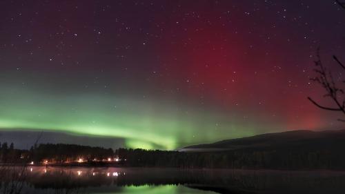 Blend of green and rare red Northern Lights