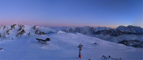 Last light at my local ski resort today  - reupload
