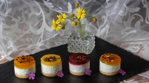 Delicious Mini Fruit Cheesecakes