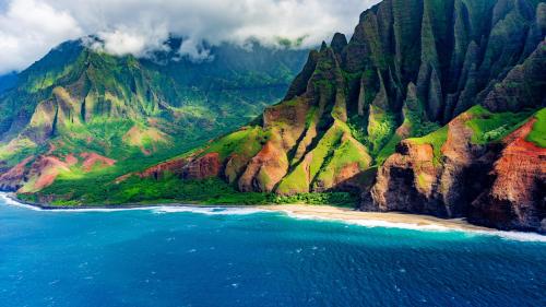 Kalalau Beach  on the Nā Pali Coast, Kauai, Hawaii
