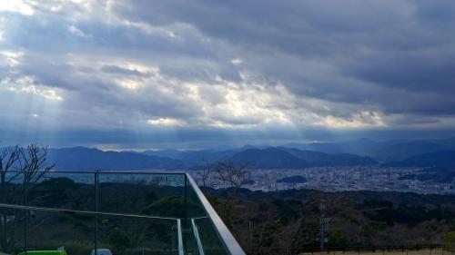 God-rays over Shizouka, viewed from Nihondaira Observation point