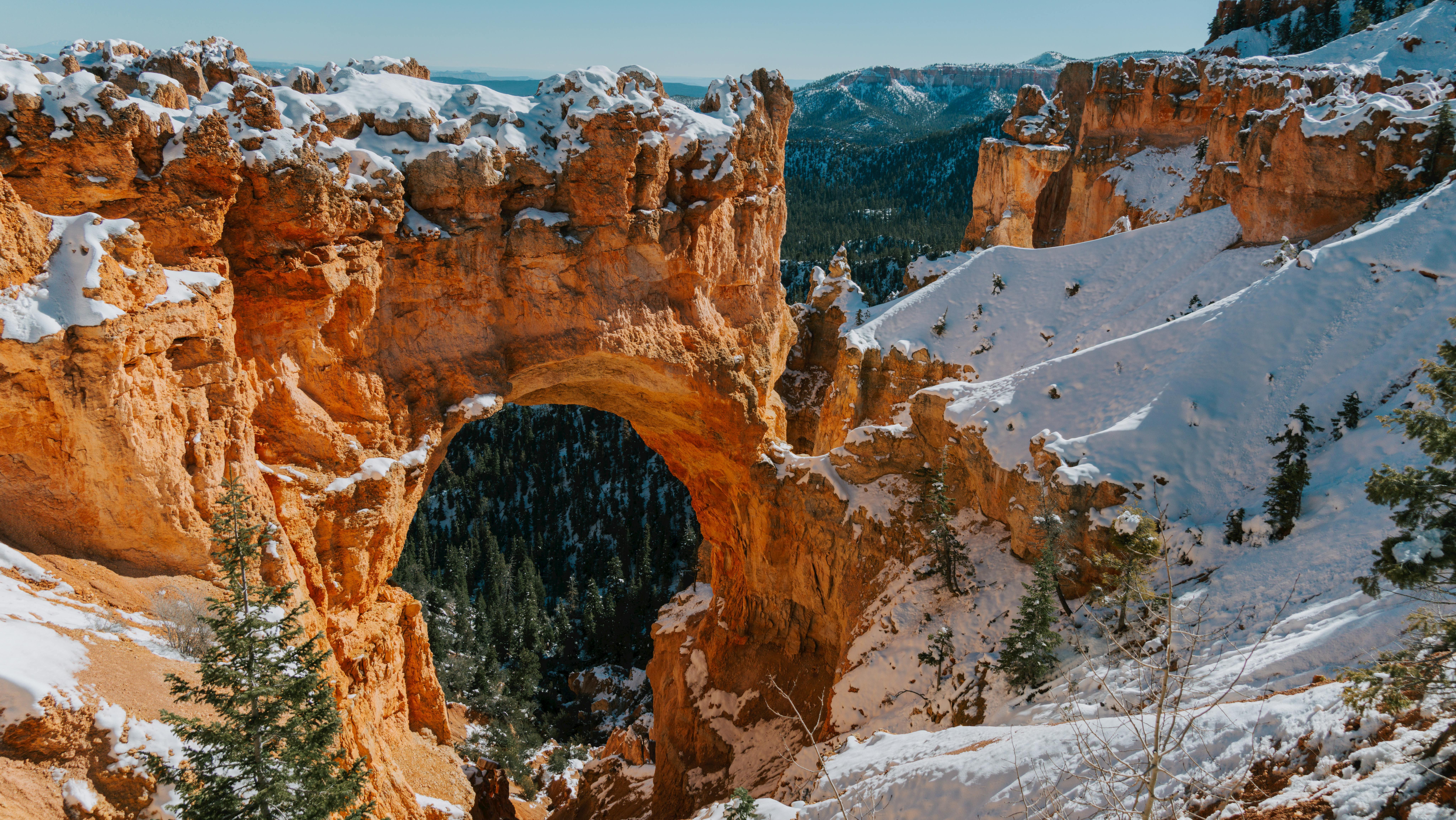 Natural Sandstone Arch in Winter, Bryce Canyon National Park, Utah