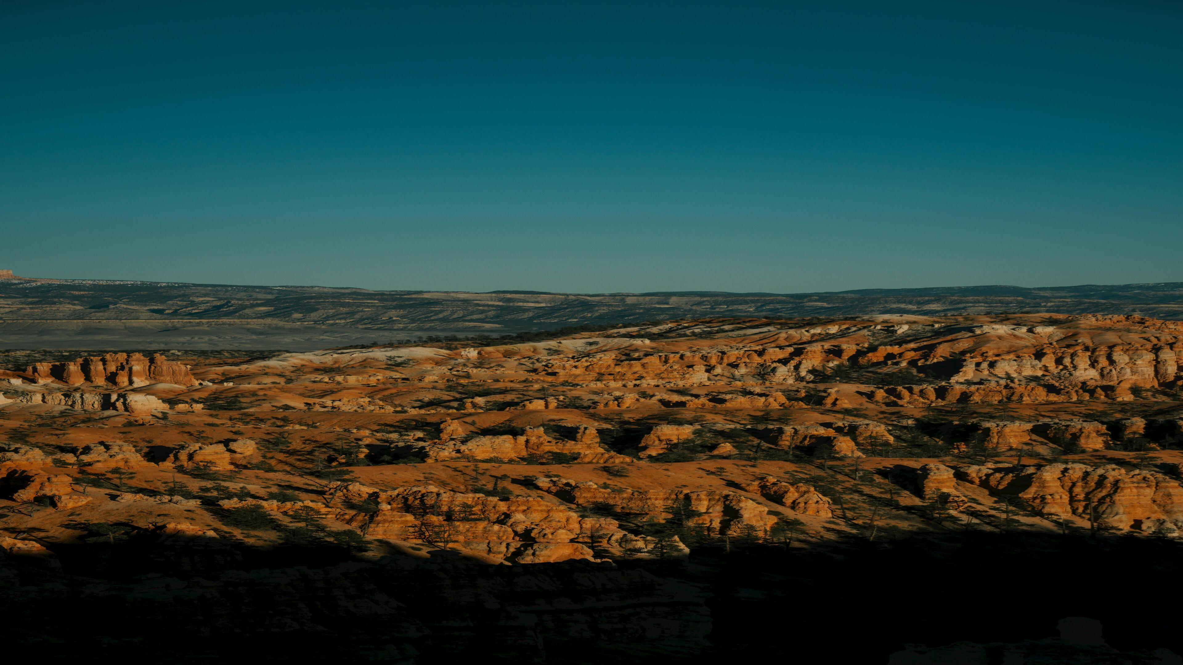 Bryce Canyon, Utah — a beautiful sandstone arch surrounded by snow