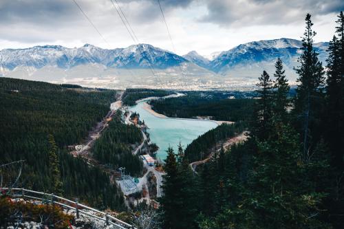 Turquoise Glacial River Valley, Canadian Rocky Mountains, Alberta🇨🇦