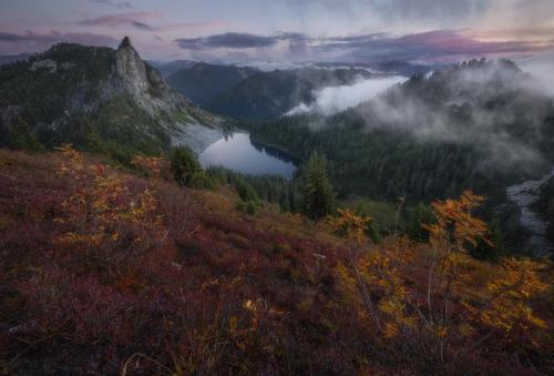 Clouds setting in for the night in the North Cascades, Washington