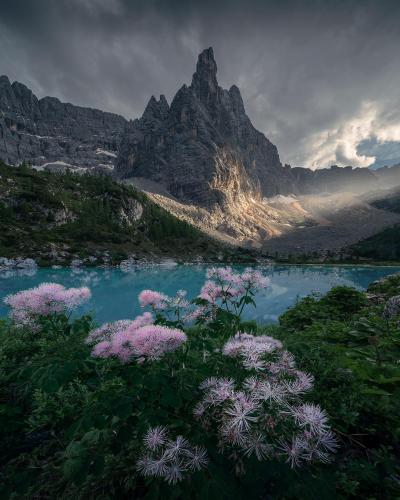 Lago di Sorapis after a rain shower, Italy  IG @holysh0t