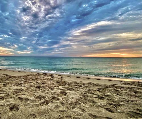 Colorful skies at a South Florida beach