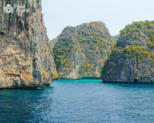 Limestone Rocks @ Maya Bay, Phi Phi Island, Thailand