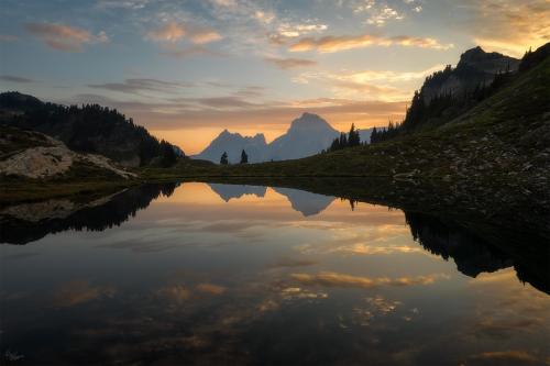 Beautiful mountain lake reflection in the North Cascades, Washington