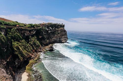 mountain ocean sea