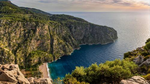 A Beautiful Island For Summer Lovers |