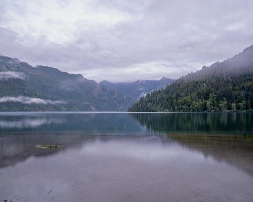 Lake Crescent, Washington .