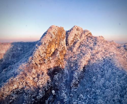 The mountains on the northern edge of South Korea