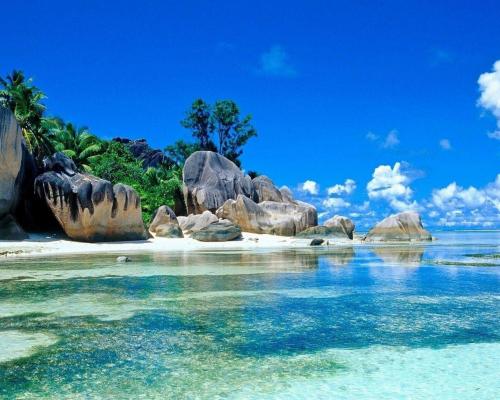 Bing Beach Wallpaper