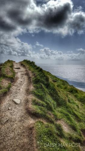 Cliffs of Moher, County Clare, Ireland  2960 x 1440