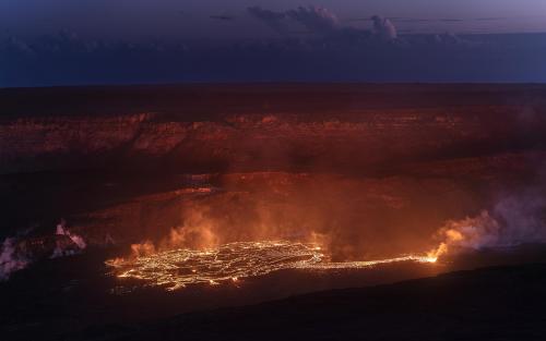 Kīlauea Caldera, Halemaʻumaʻu crater, Hawaii, USA