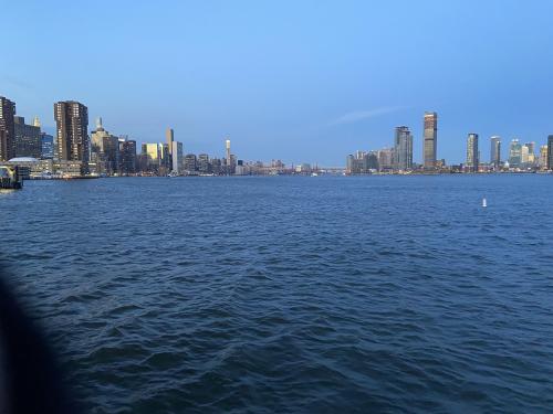 The Queensboro bridge connecting Manhattan and Queens 