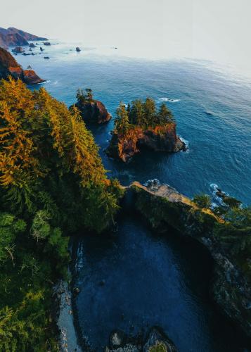 A beautiful beach right off the coast of Oregon. Loving every moment I spent up here  @zanexdaniel