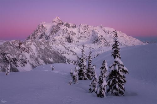 Snow makes everything quiet. Sunset at Mount Shuksan, Washington