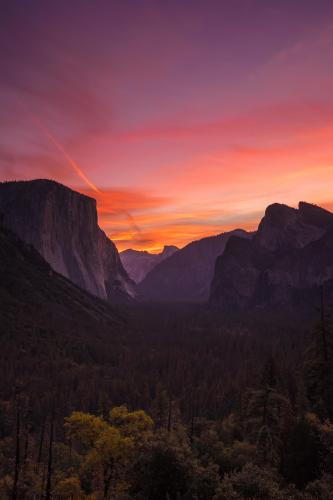 Thinking about the wildfires near Yosemite today 🥺  ig: @imanor