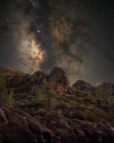 Pinnacles National Park at night  IG@cookdog77