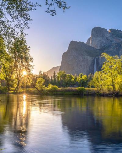 A sunrise at Yosemite National Park