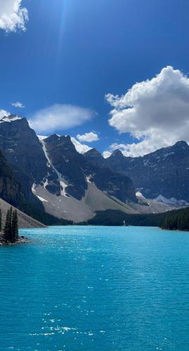 Morraine Lake, Alberta, Canada .