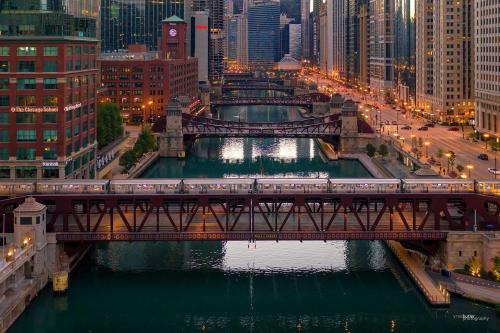 Wells Street Bridge view in Chicago, Illinois.