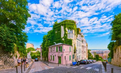 La Maison Rose - One of the most Instragrammable spots in Paris. Captured with GoPro Hero 10