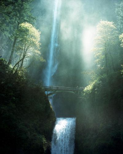 Multnomah Falls looking like Rivendell