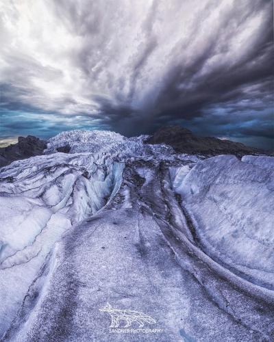 Vatnajökull in Iceland the biggest glacier in Europe IG @steven.sandner  [