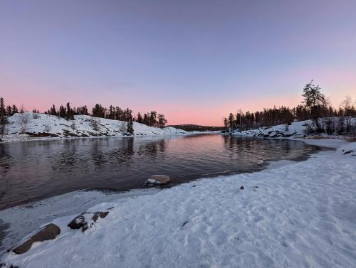 Ingram Trail, near Yellowknife, NWT, Canada