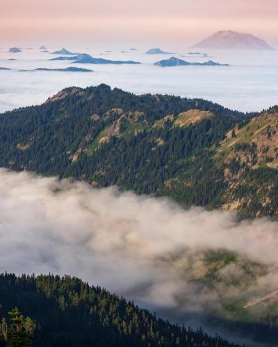 PNW mountain morning -- Goat Rocks, Cascade Mountains, Washington, USA