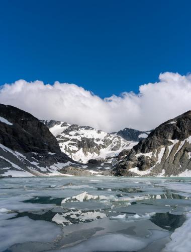 Wedgemount Lake, Canada  [2000 × 2631