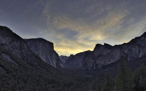 Yosemite at first light 3851 × 2406 - OC