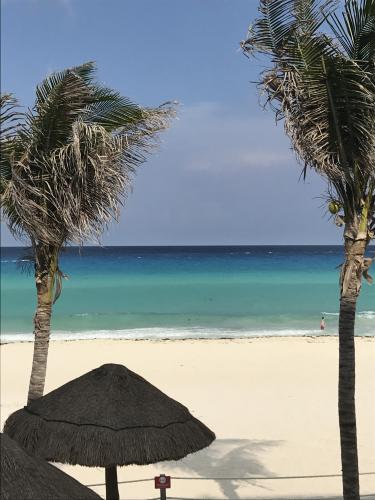 Grand Oasis beach, Cancun Mexico