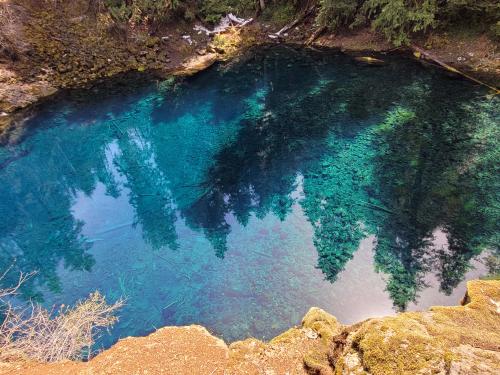 Blue Pool - Oregon  4000 x 3000