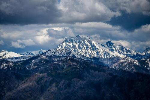 Jagged views of the Central Cascades, WA USA