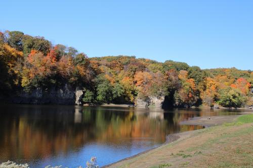 Autumn along the Cedar River, Palisades-Kepler State Park, Mount Vernon, IA, USA