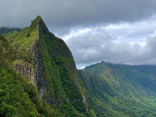 Nu’uanu Pali in the Ko’olau mountains of Oahu, Hawaii