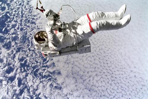 Astronaut Mark Lee, untethered, testing his jetpack SAFER system.