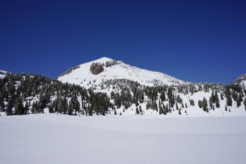 Snowshoeing to Lassen Peak. Lassen Volcanic NP, CA