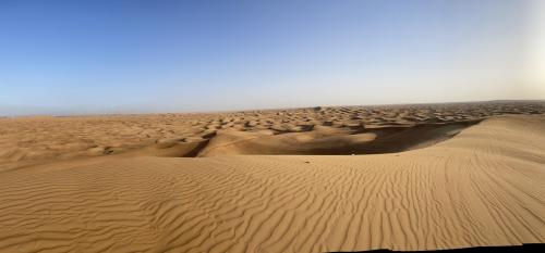 Dubai desert mid day  resolution