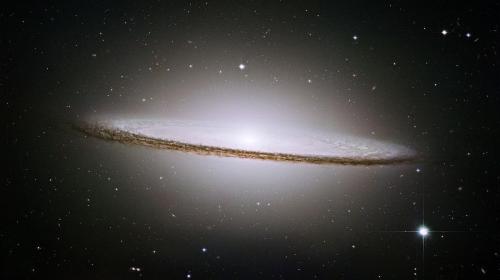 OH MY GOD IT IS A PLATE! Sombrero galaxy
