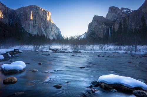 A winter morning in Yosemite National Park. OC. 6000 x 4000