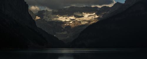 Lake Louise, Alberta, Canada.  [2100x838]