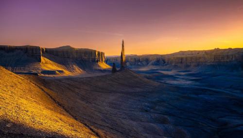 Lone Spire at Sunset  📍Utah