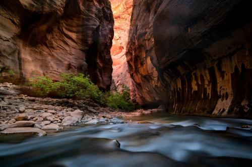 World Famous Narrows Hike, Zion National Park, Utah