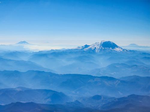 Smoky Mt Rainier and Adams