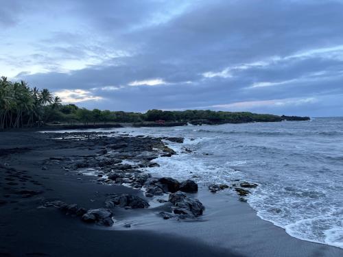 Punalu’u Black Sand Beach, Hawaii